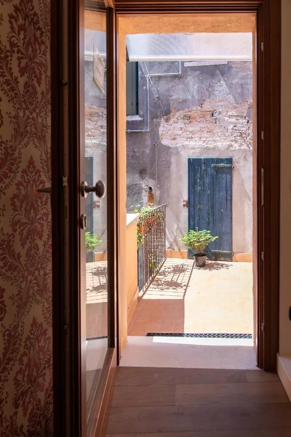 Charming Palace Santa Fosca Venice Guest house