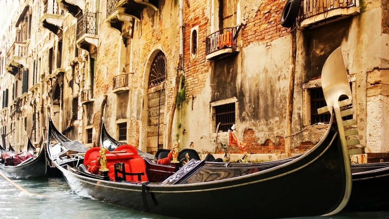 Charming Palace Santa Fosca Venice 3*,
